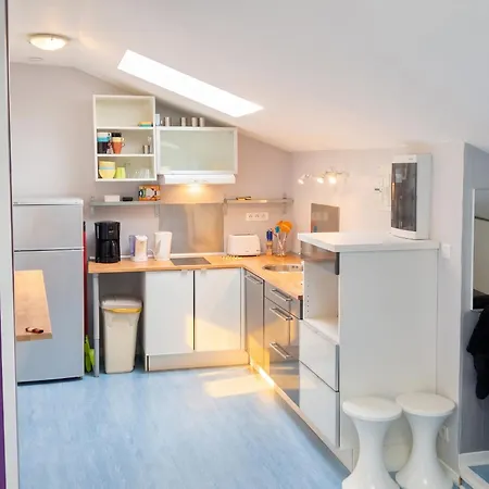 Moderne Avec 2 A