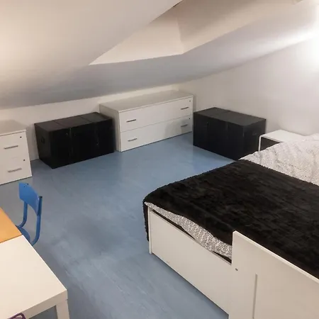 Moderne Avec 2 A *