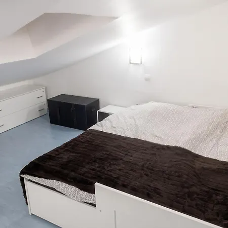 Moderne Avec 2 A